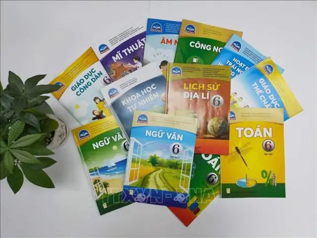 Việc xã hội hóa sách giáo khoa cũng đồng thời trao quyền tự chủ hơn cho các trường