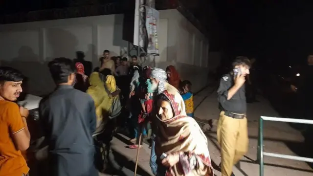 பாகிஸ்தான், இந்தியா