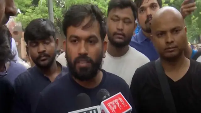 অভিজিৎ দীপকে