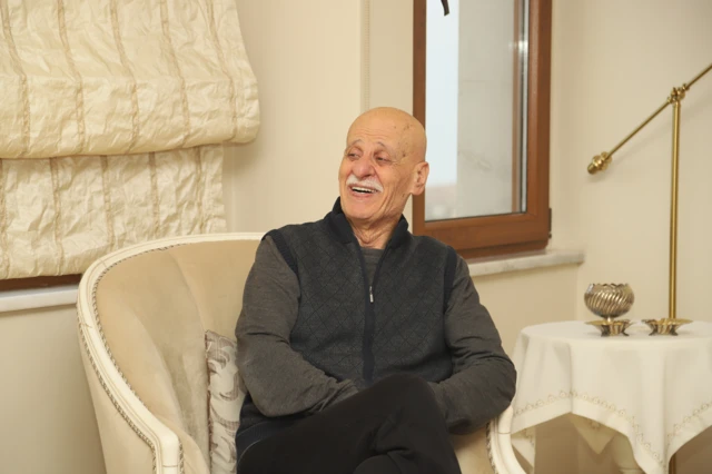 Ahmet Suat Özyazıcı