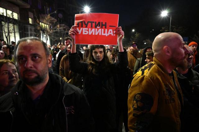 Митинг в Ереване после смерти Навального