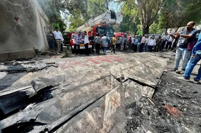 અમદાવાદ વિમાન અકસ્માતના તાજા સમાચાર, ઍર ઇન્ડિયાની અમદાવાદથી લંડન જતી ફ્લાઇટ એઆઈ 171 દુર્ઘટનાની તપાસ, બીબીસી ગુજરાતી 