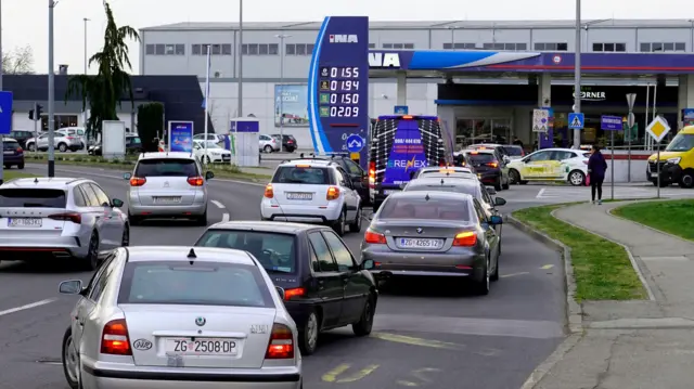 Gužva na pumpi u Hrvatskoj