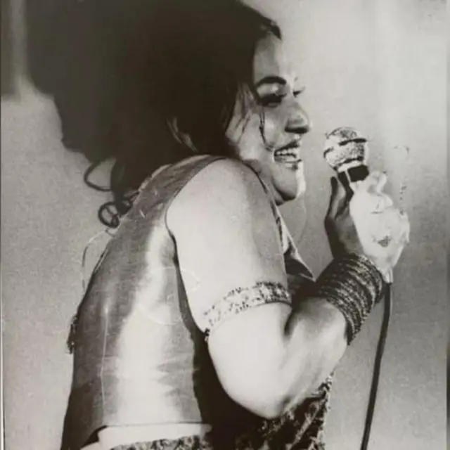 இரு அணிகளின் கேப்டன்களும் ஒருவருக்கொருவர் பேசிக்கொண்டு, நசார் முகமதுவின் டெஸ்ட் வாழ்க்கையின் இந்த அகால மற்றும் சோகமான முடிவிற்குத் தங்களது இரங்கலைத் தெரிவித்தனர், மேலும் ஒரு நிமிடம் மௌன அஞ்சலி செலுத்துவதற்காக ஆட்டத்தை நிறுத்தினர். 