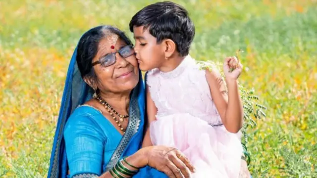 आजी आणि नात 