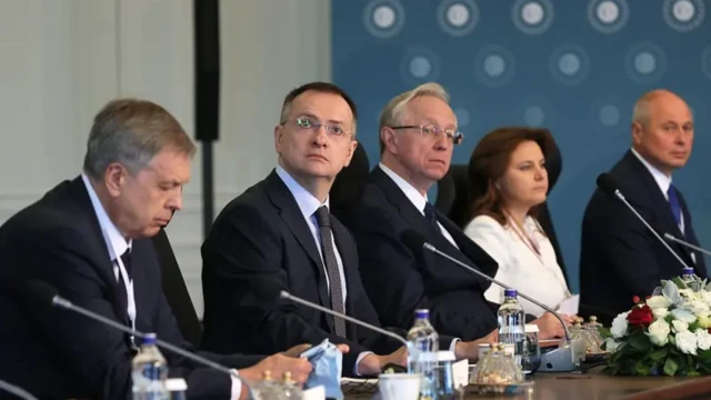 російська делегація у Стамбулі