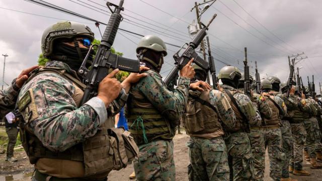 Militares no Equador