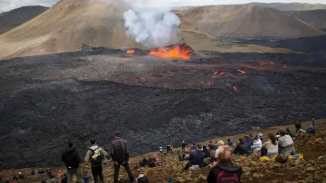 အိုက်စလန်၊ မီးတောင်ပေါက်ကွဲ