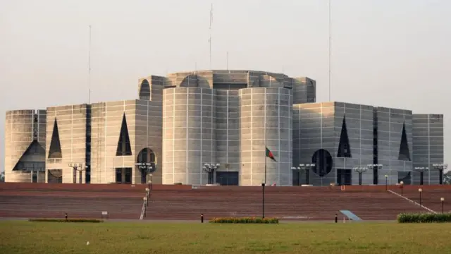 জাতীয় সংসদ নির্বাচন কবে হবে তা নিয়ে সরকার এখনো কোনো রোডম্যাপ দেয়নি 