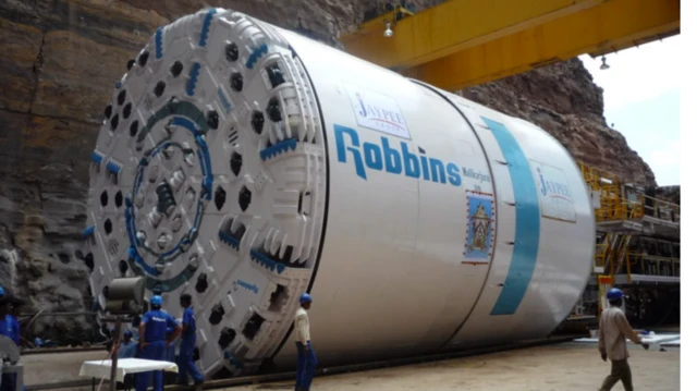 టన్నెల్ బోరింగ్ మెషీన్