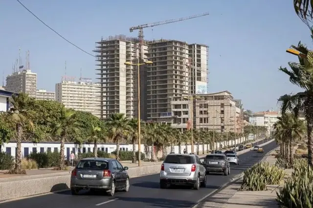 Overview of vehicles circulating on the Corniche in Dakar, March 26, 2025.
