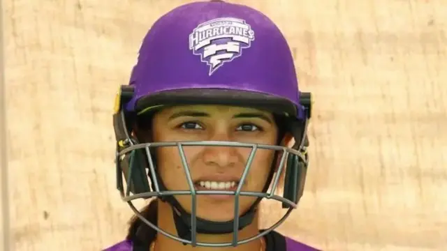 ස්ම්‍රිති ක්‍රිකට් ගැන අවබෝධකර ගැනීමට පටන් ගත් විට, ඇයට ඕස්ට්‍රේලියාවේ මැතිව් හේඩන් මෙන් ක්‍රීඩා කිරීමට අවශ්‍ය වූවාය.