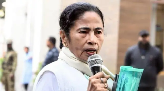 મમતા બેનર્જી, આઇપેક ઓફિસે ઈડીના દરોડા, બીબીસી ગુજરાતી 