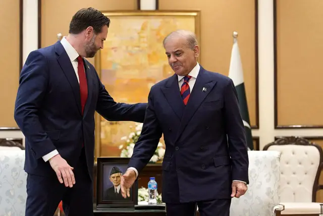 پاکستانی وزیر اعظم شہباز شریف اور امریکی نائب صدر جے ڈی وینس