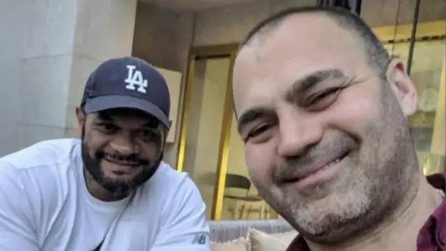 Daux Ngakuru ve Ayık