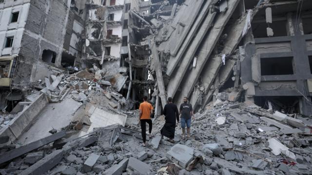 Bangunan hancur di Kota Gaza akibat serangan Israel