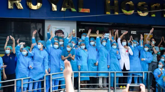 NUG က MBBS ဘွဲ့ ဘယ်လိုပေးနေလဲ