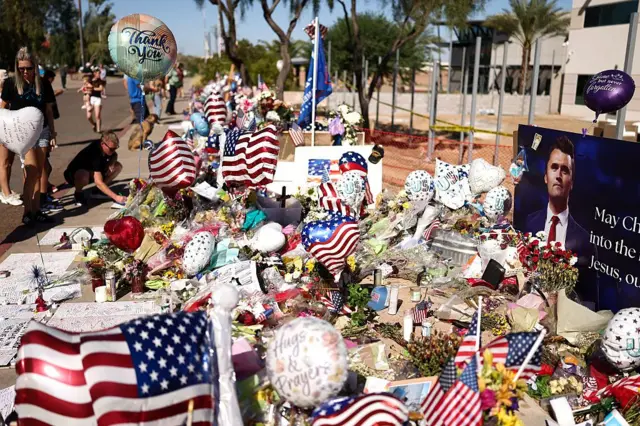 یادبود چارلی کرک