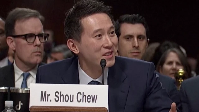 அமெரிக்க செனட் சபை விசாரணை, மெட்டா நிறுவன தலைவர் மார்க் ஜூக்கர்பெர்க்