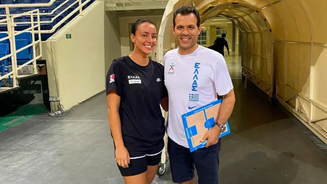 Jelena Todorović je prethodnih godina sarađivala sa brojnim poznatim trenerima, poput Dimitrisa Itudisa, kome je pomagala u grčkoj reprezentaciji