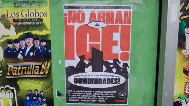 Sign in Chicago warning of ICE raids