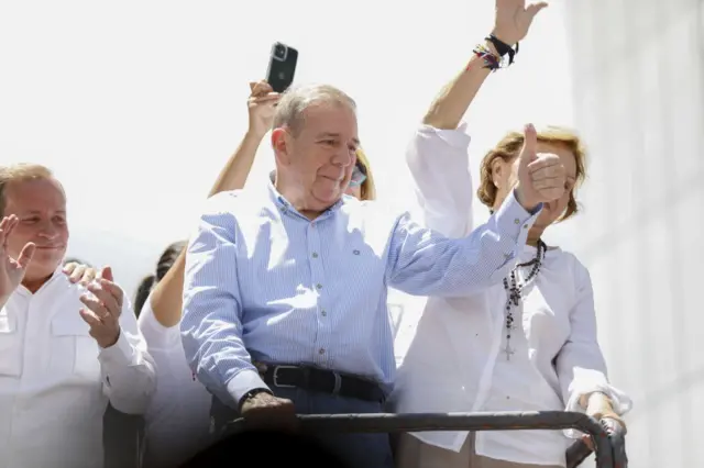 Edmundo González Urrutia acenandojetx bonuscimajetx bonustrio elétrico