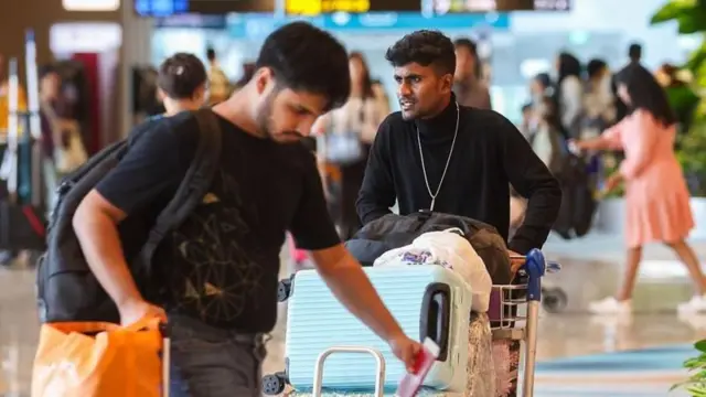 જેટ ઍરવેઝ, કિંગફિશર, ગોઍર, ભારતીય ઍરલાઇન્સ, ઇન્ડિગો, ફ્લાઇટ, વિમાન, ઇન્ડિગોનું સંકટ, એવિયેશન, હવાઈ મુસાફરી, બીબીસી ગુજરાતી, અમદાવાદ, ગુજરાત, દિલ્હી