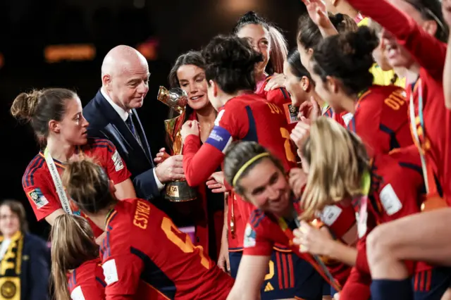 Gianni Infantino y la selección de España