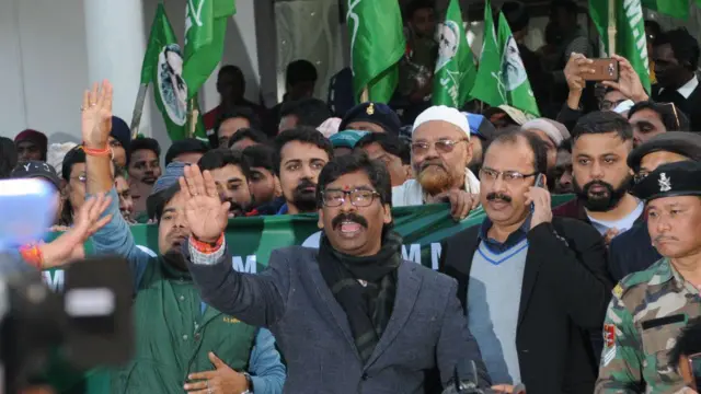 जेएमएम विधायक सुदिव्य सोनू कहते हैं जितने भी नेता पार्टी छोड़कर गए कोई भी अपनी जगह नहीं बना पाया