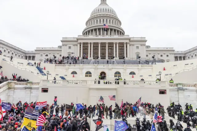 डोनाल्ड ट्रम्प