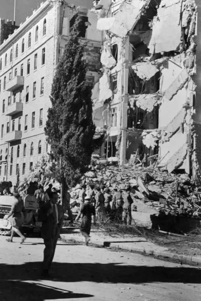 किंग डेविड या हॉटेलवर झालेल्या हल्ल्यात 90 लोक मारले गेले होते. या हल्ल्यामागे इरगुनचा हात होता