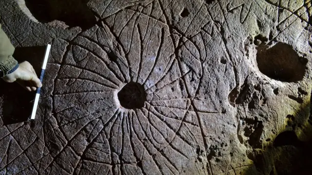 பெரும் கரடிகள் தோண்டிய சுரங்கப்பாதைகள்