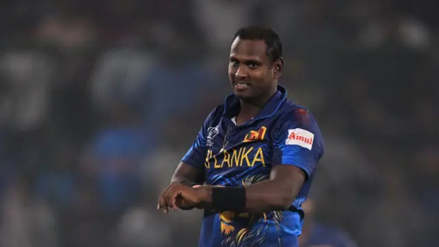 श्रीलंका के मैथ्यूज टाइम आउट से आउट होने वाले पहले क्रिकेटर बने.