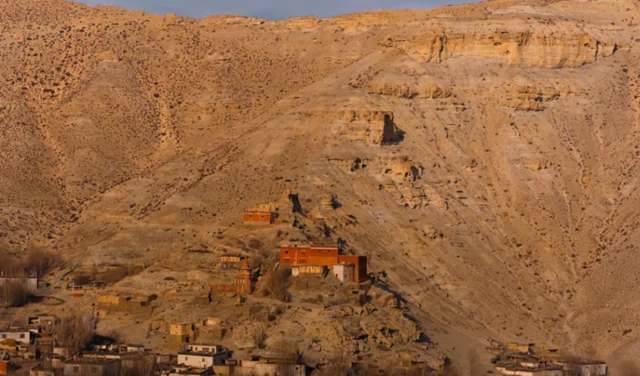 እዞም ገዳማት ካብ ክልተ ዓሰርተ ዓመታት ኣትሒዞም ይሕሰዩ ኣለዉ