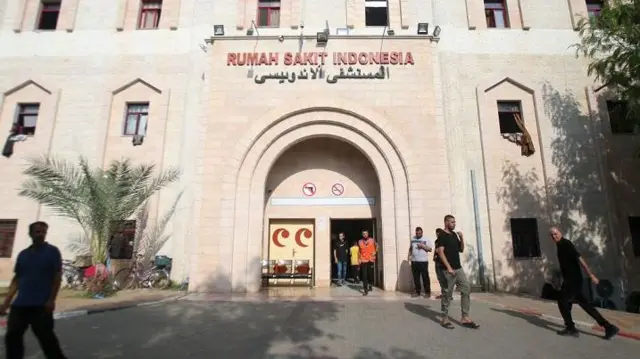 Kepala Presidium MER-C Dr Sarbini Abdul Murad, mengatakan serangan kembali dilancarkan militer Israel ke area sekitar RS Indonesia pada Kamis (09/11) malam. 