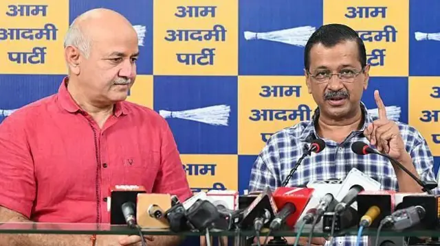 अरविंद केजरीवाल और मनीष