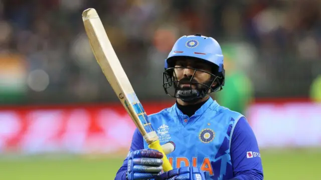 दिनेश कार्तिक