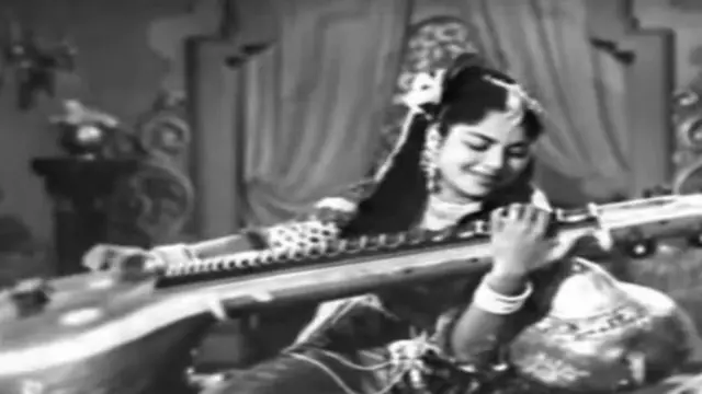 அரசிளங்குமரி படத்தில் இடம் பெற்ற ஜானகி பாடிய தாரா பாடல் காட்சி
