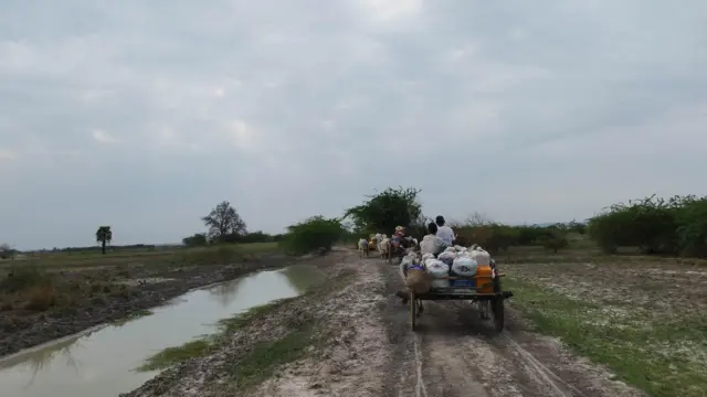 ပဒူ ကျေးရွာ လေကြောင်း တိုက်ခိုက်ခံရ 