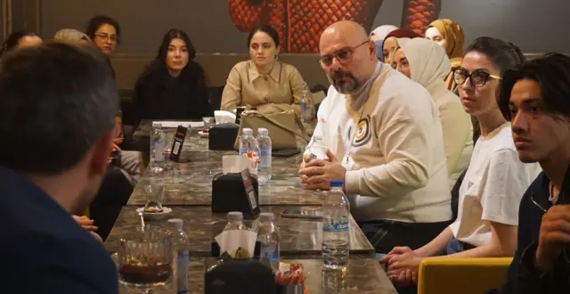 TPD Başkanı Prof. Gökhan Malkoç ve ekibi toplantı gerçekleştirirken. 
