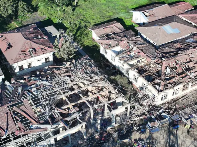 ဒီဇင်ဘာ ၁၀ ရက်က အေအေထိန်းချုပ်ထားတဲ့ ရခိုင်ပြည်နယ်၊ မြောက်ဦးပြည်သူ့ဆေးရုံကို စစ်တပ်ကလေကြောင်းတိုက်ခိုက်ခဲ့