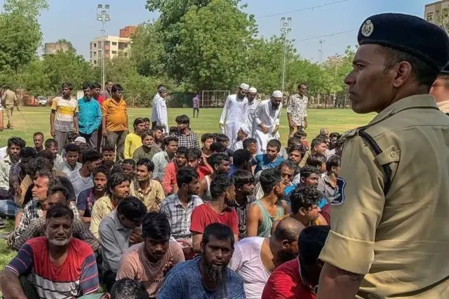 গুজরাটে যাদের 'বাংলাদেশি' সন্দেহে আটক করা হয়েছিল, তাদেরই একাংশ - ফাইল ছবি