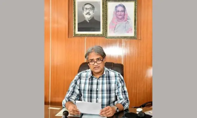 Ukraina boshlovchilari yalangoch