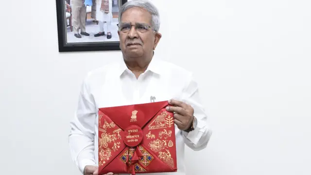 બીબીસી ગુજરાતી બજેટ નાણા મંત્રી કનુ દેસાઈ, દેવું શિક્ષણ રોજગાર