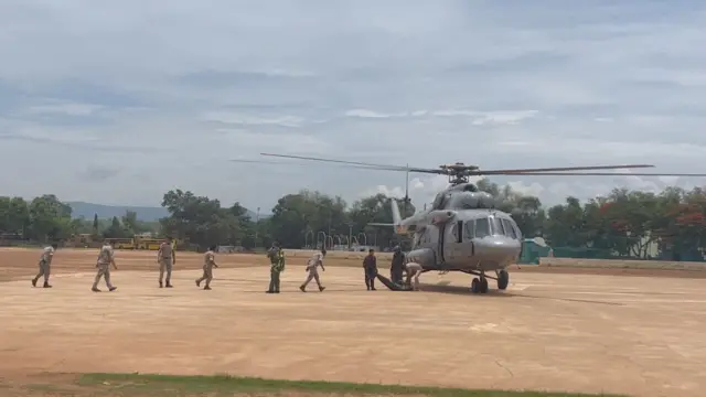 भारतीय वायुसेना के विमानों से माओवादियों के शवों को नारायणपुर ज़िला अस्पताल पहुंचाया गया था