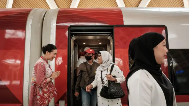 Whoosh, kereta cepat