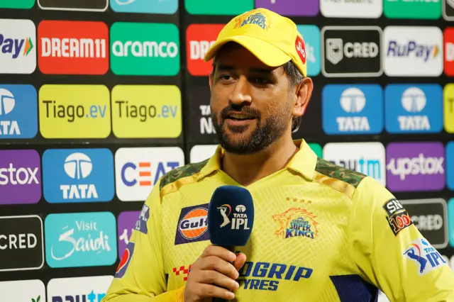 தோனிக்கு செல்லுமிடமெல்லாம் சிறப்பு