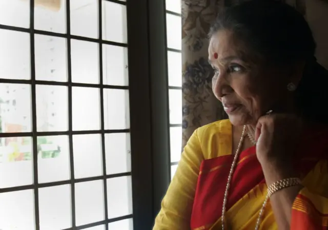 বিভিন্ন ঘরানার গানে সমান দক্ষতা ছিল তার । 