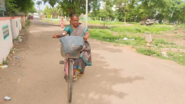 మహిళలు, విద్య, సైకిల్, జాతీయ అక్షరాస్యతా మిషన్‌