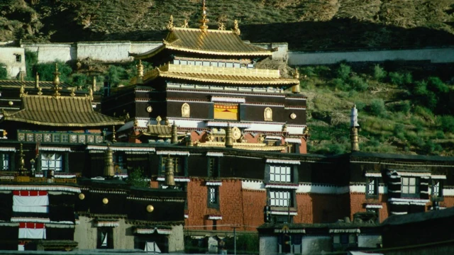 Tu viện Tashilhunpo hiện do một Ban Thiền Lạt Ma khác - do chính phủ Trung Quốc bổ nhiệm - đứng đầu